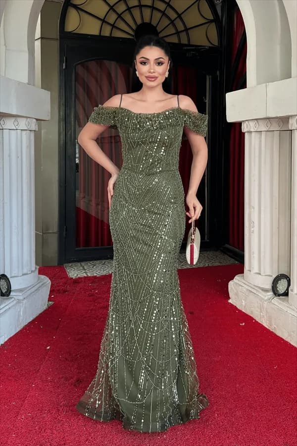 Full Boncuk Kumaş Kayık Yaka Balık Abiye Elbise - HAKİ YEŞİLİ