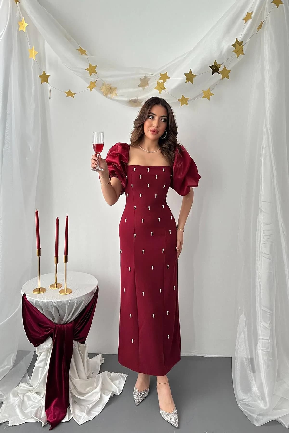Bordo İşlemeli Kolu Garnili Elbise - Bordo