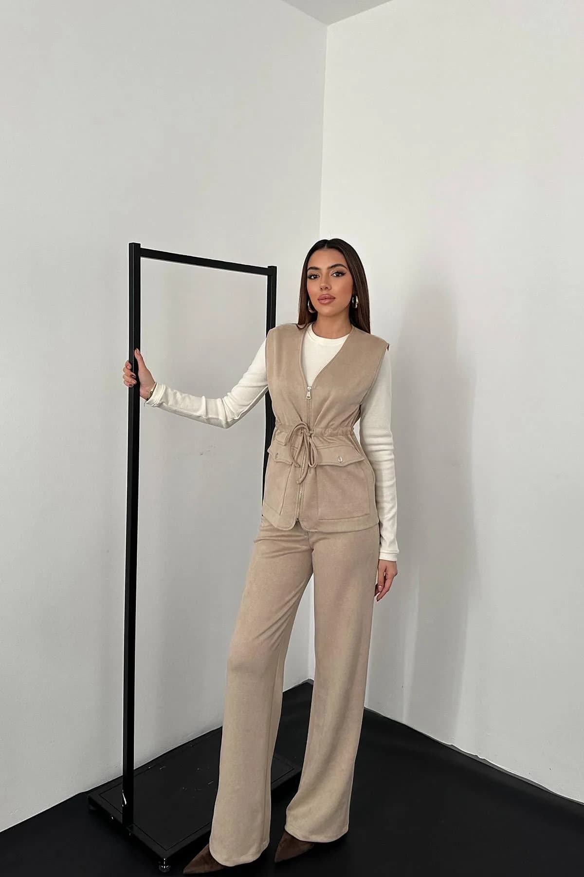 Bej Süet Yelek Pantolon Takım - Bej
