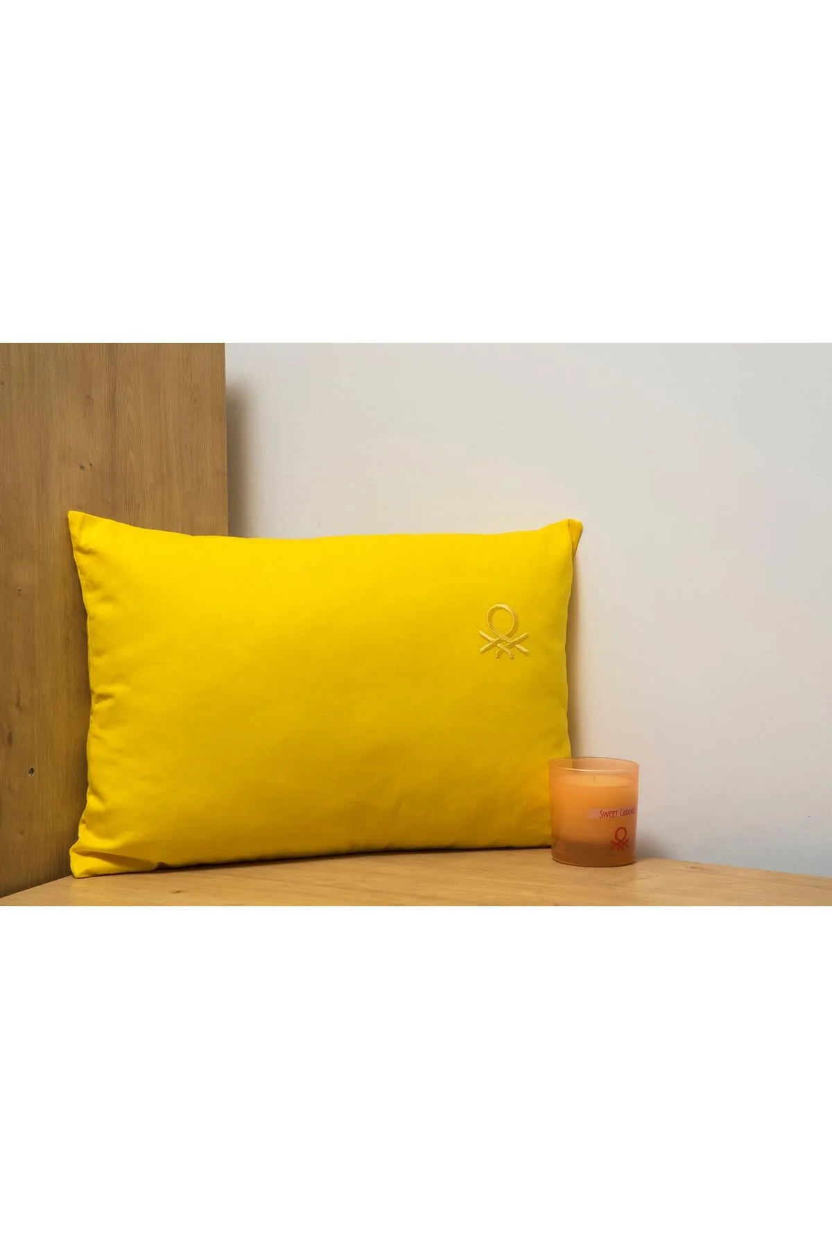 Benetton 100% Pamuk 35*50 Cm Düz Kırlent Dolu Sarı - SARI