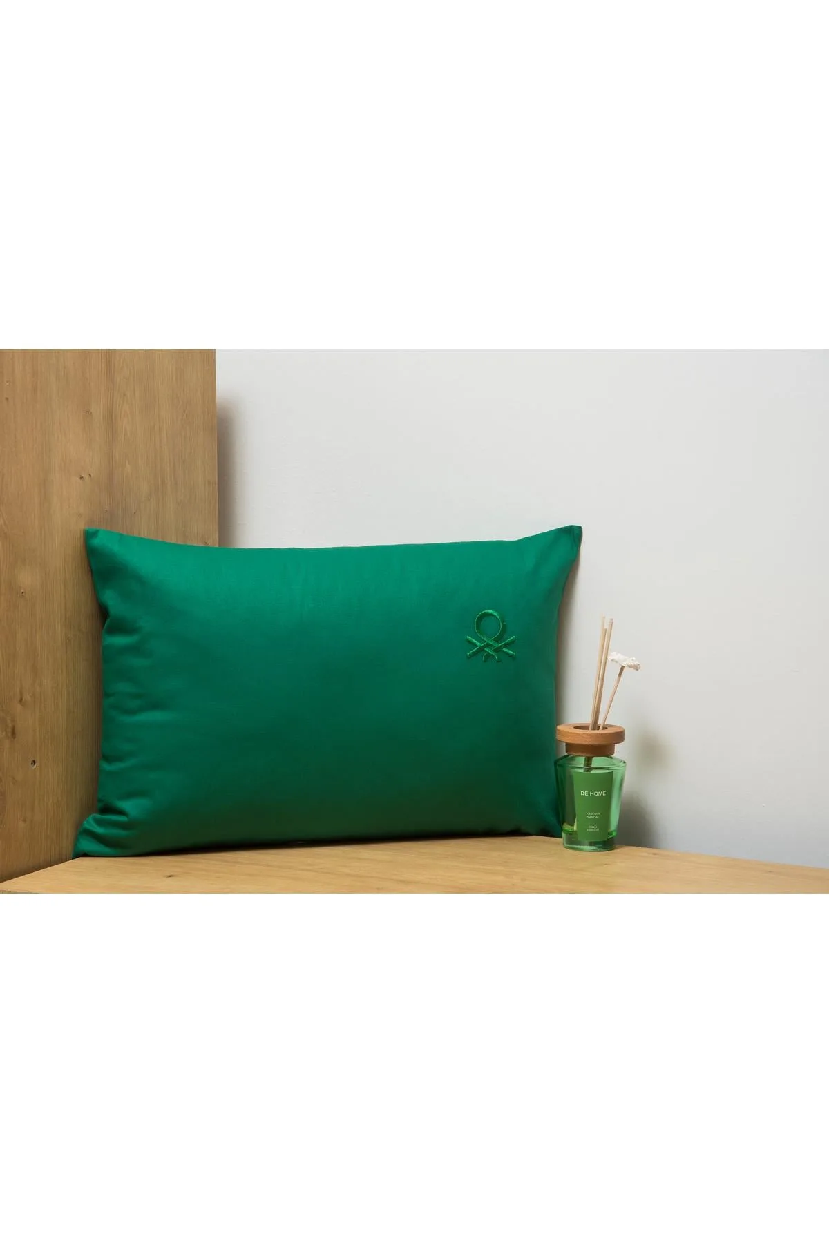 Benetton 100% Pamuk 35*50 Cm Düz Kırlent Dolu Yeşil - YEŞİL