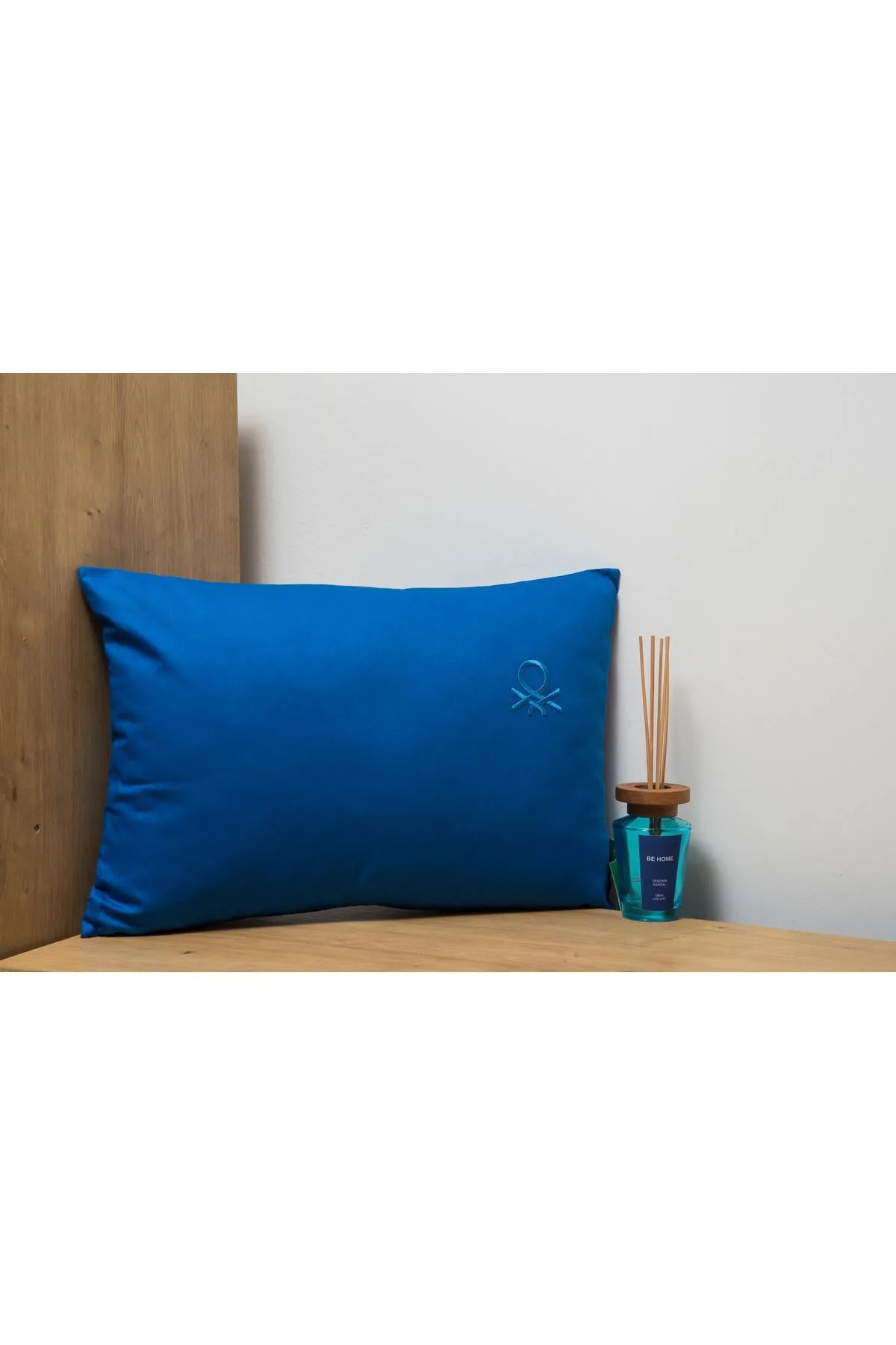 Benetton 100% Pamuk 35*50 Cm Düz Kırlent Dolu Mavi - MAVİ